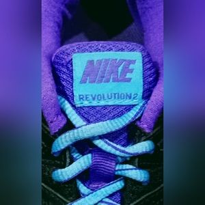 Nike Revolution 2